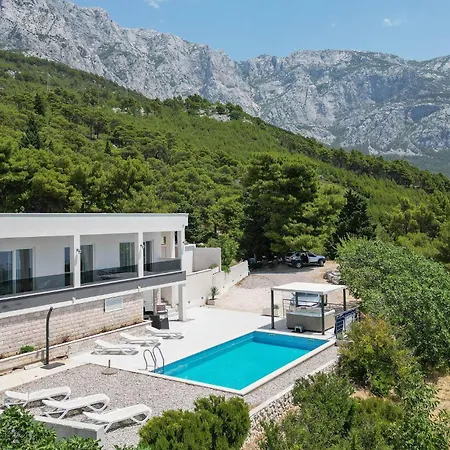 Vakantiehuis Amazing In With Wifi Makarska