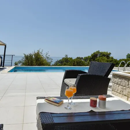 Amazing In With Wifi Makarska